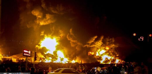 Eldsvåda efter ett israeliskt angrepp mot Iran