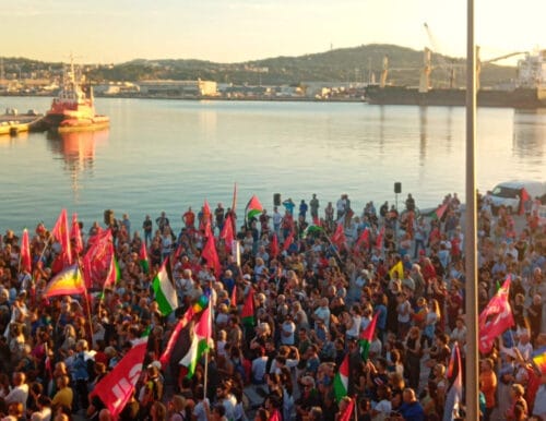 Demonstration i hamnen i Ancona