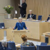 Debatt i riksdagen mellan S-ledaren och M-ledaren